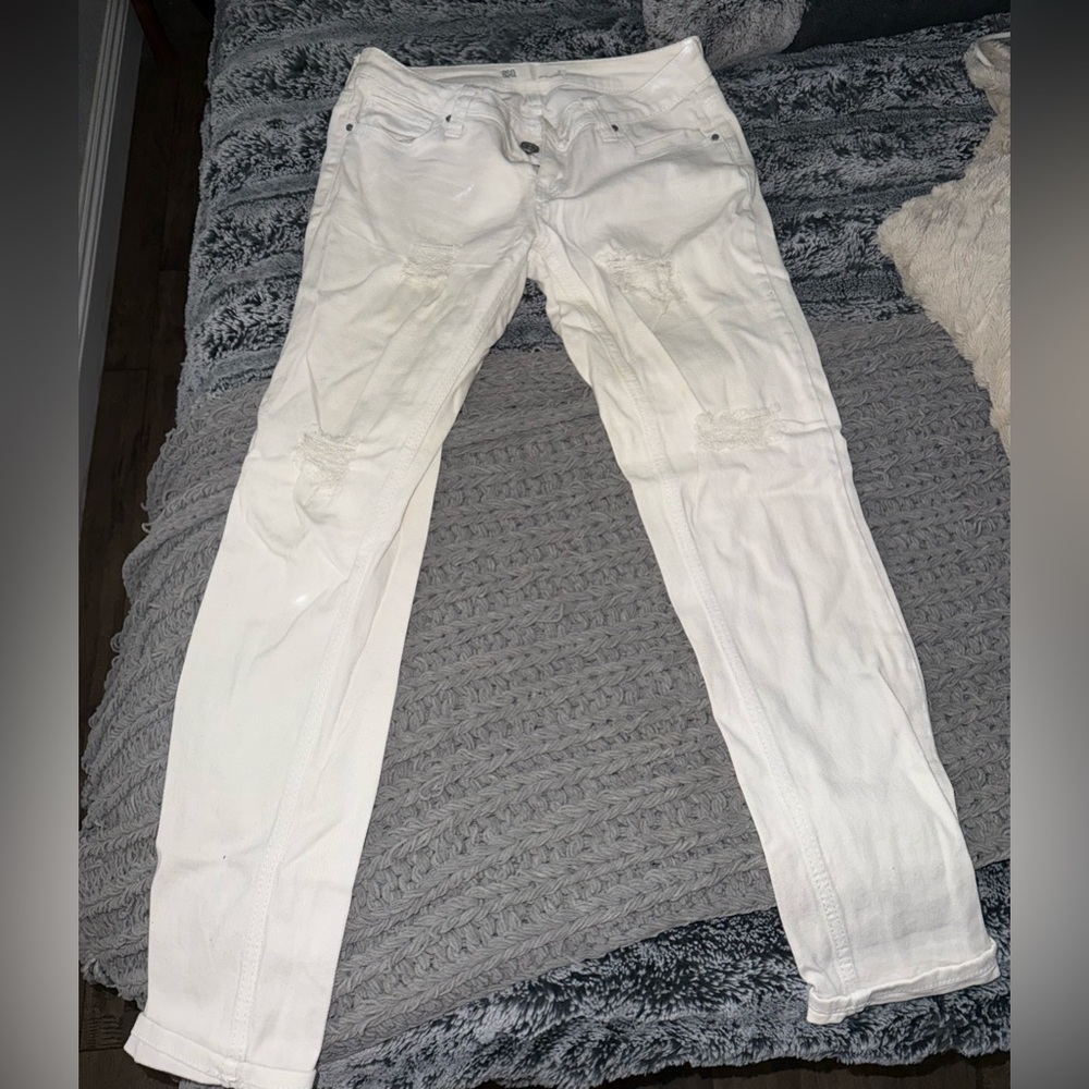white ripped skinny jeans